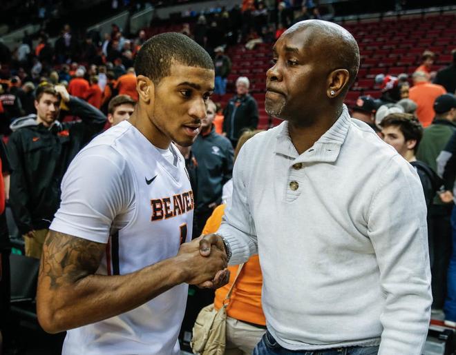 对球员与球 对球员与球